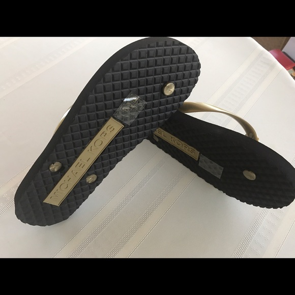 COPY - Michael Kors Flip Flops NEW @ AUTHENTIC - Picture 3 of 4